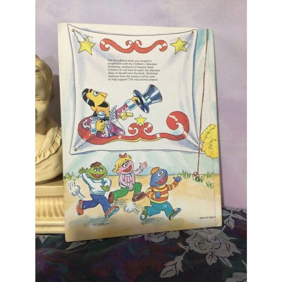 1981 Sesame Street Book Jim Henson’s Muppets “Circus Of Opposites” - Picture 4 of 12